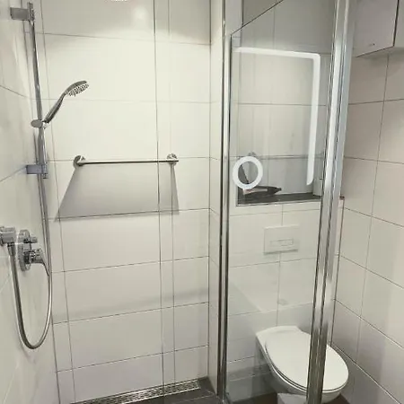 Rotes Ross فندق 3*